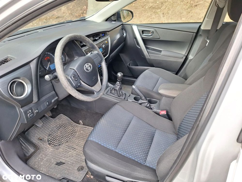 Toyota Auris 1.4 D-4D Comfort - 10