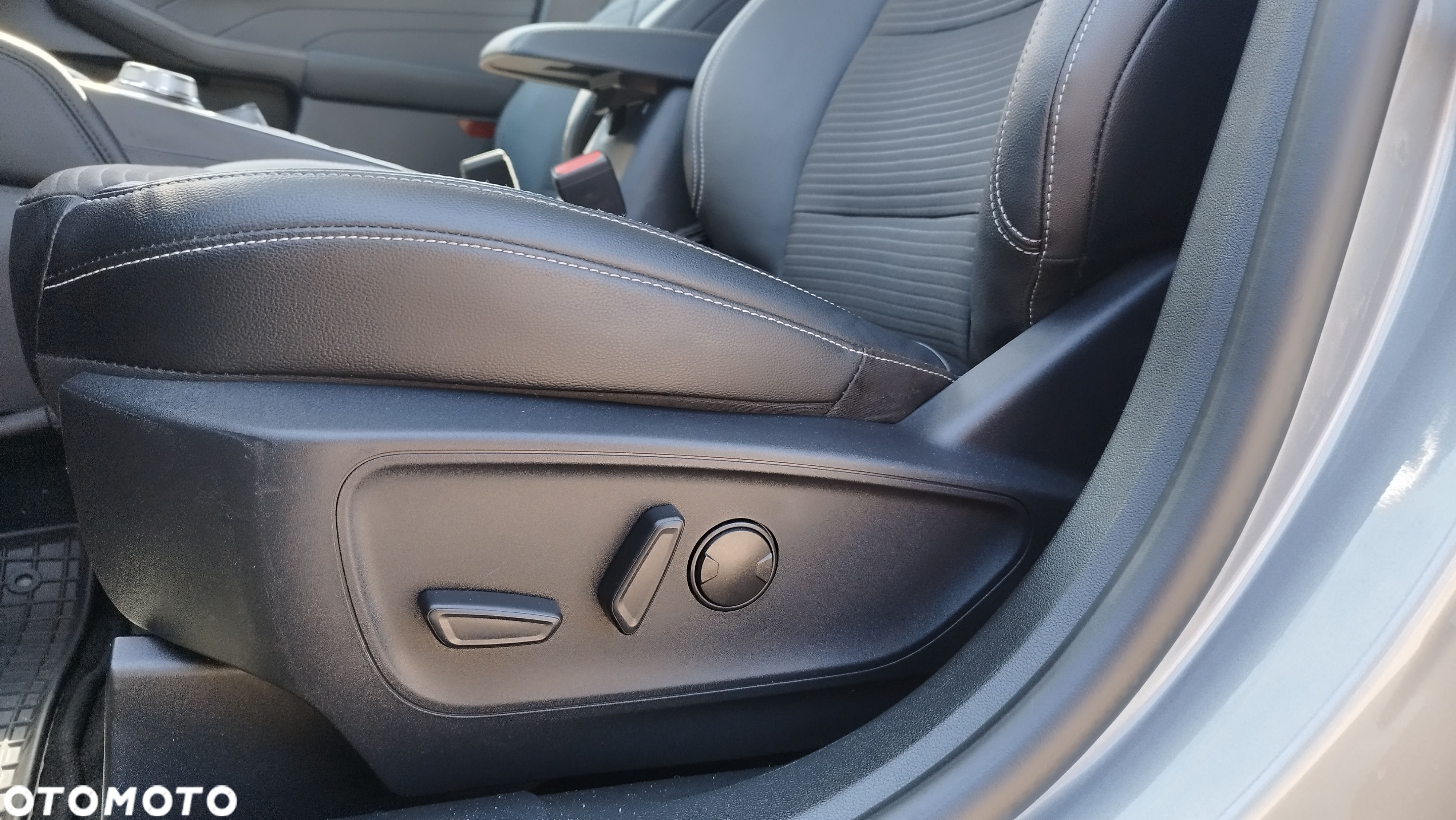 Ford Kuga 2.0 EcoBlue 4x4 TITANIUM X - 21