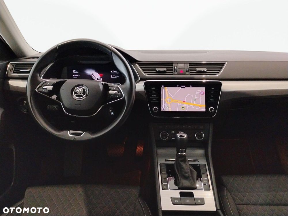 Skoda Superb 2.0 TDI SCR Ambition DSG - 18