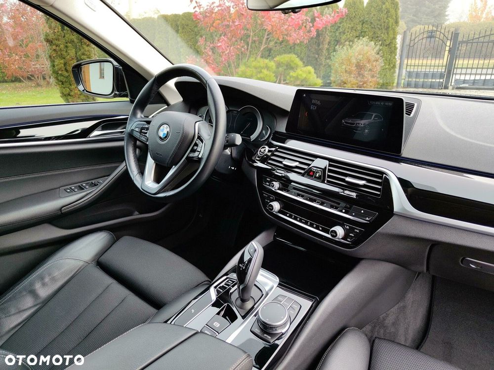 BMW Seria 5 518d Sport - 24