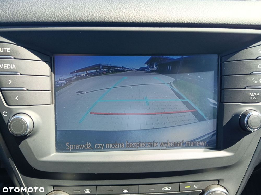 Toyota Avensis 2.0 Premium MS - 21