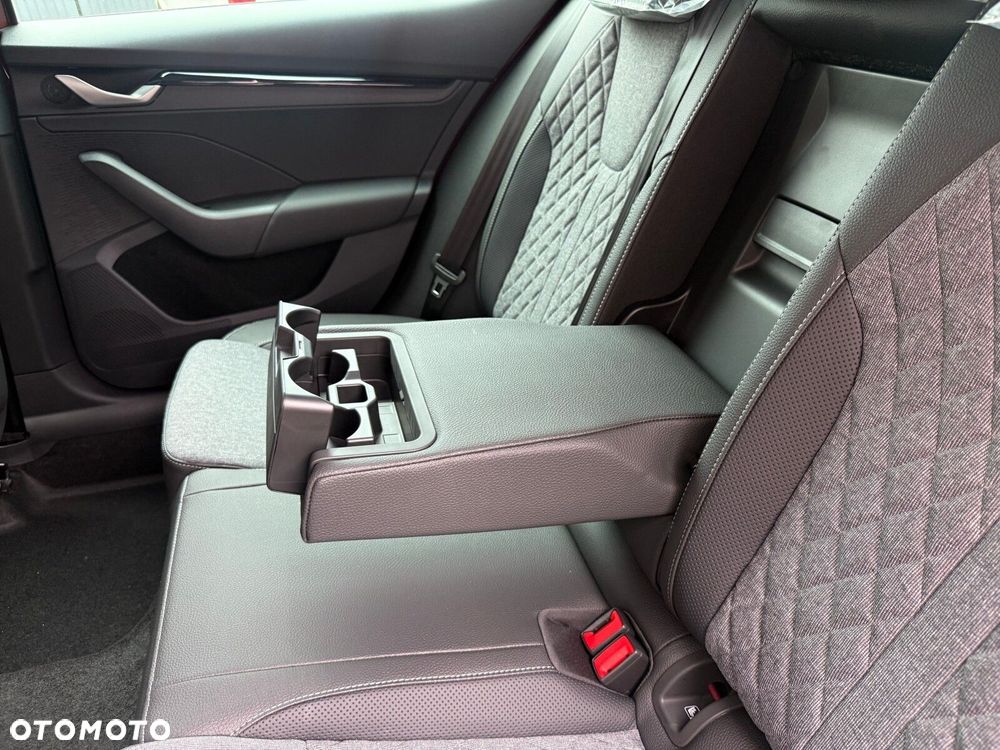 Skoda Octavia 1.5 TSI mHEV Sportline DSG - 32