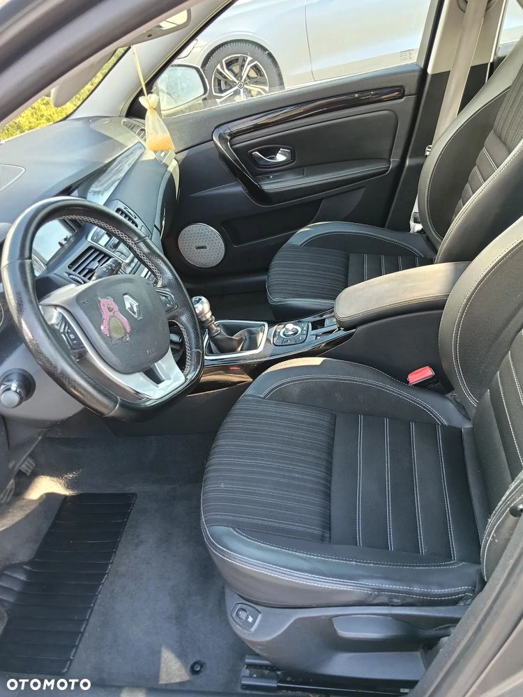 Renault Laguna 2.0 dCi Bose Edition - 8