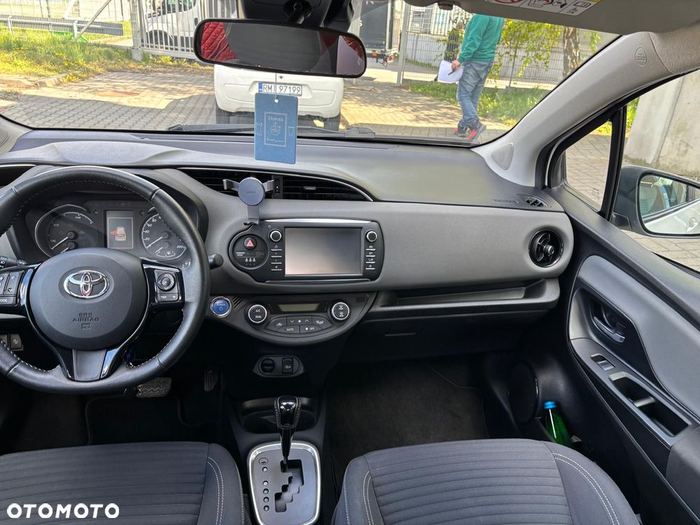 Toyota Yaris Hybrid 100 Premium EU6 - 11