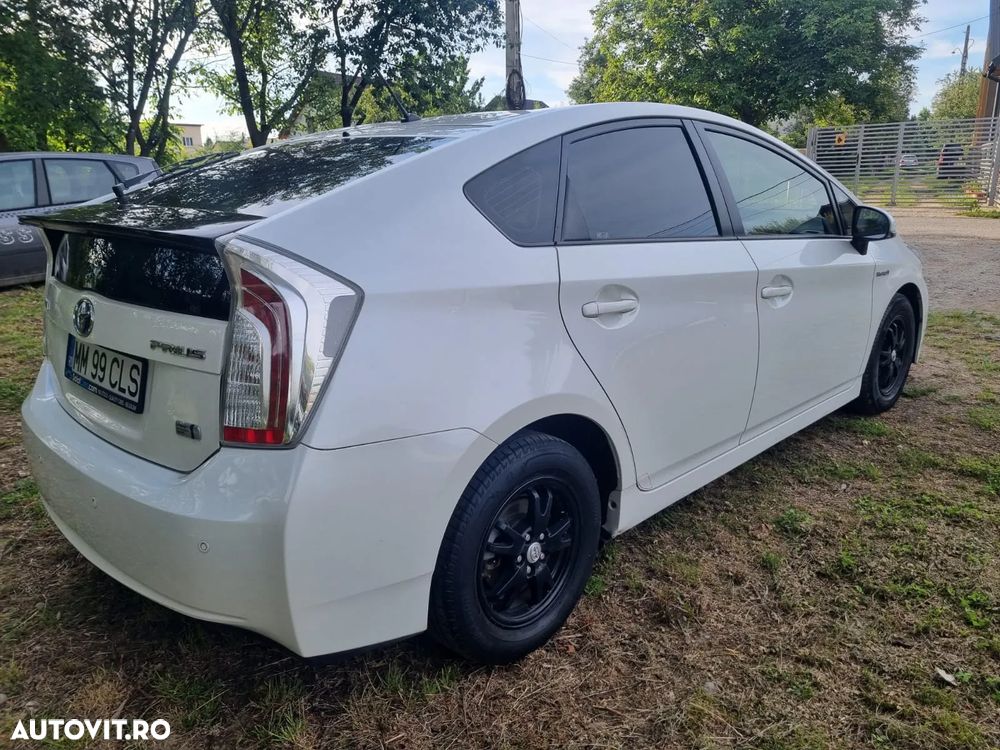 Toyota Prius (Hybrid) Executive - 6