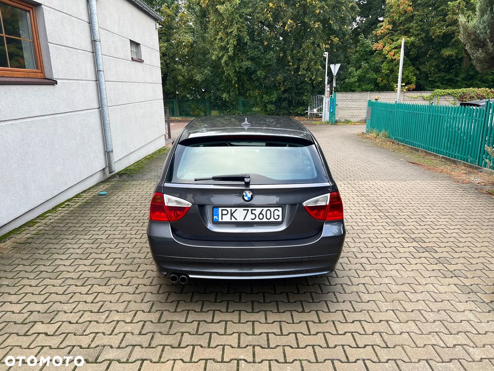 BMW Seria 3 325d - 4