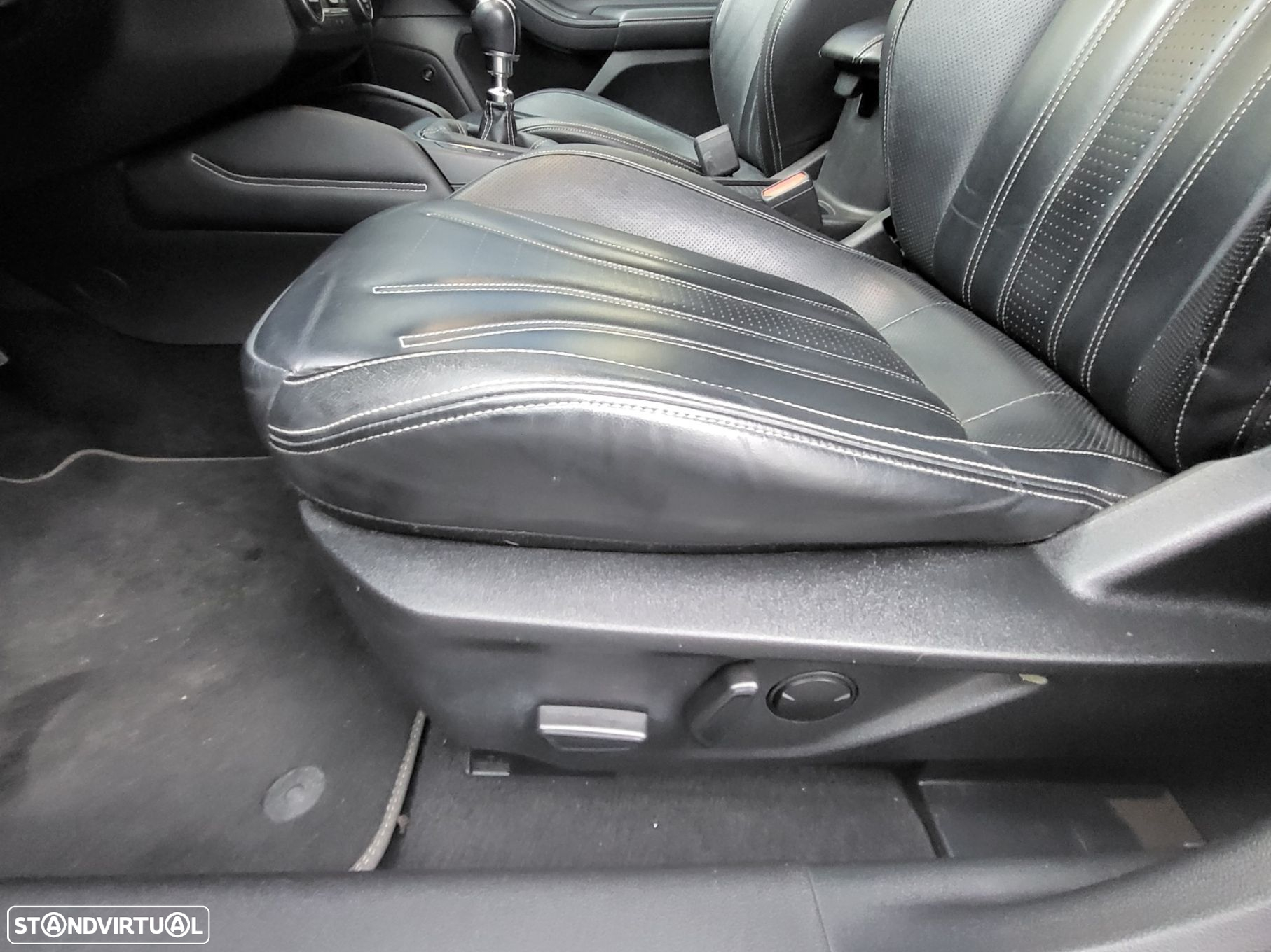 Ford Focus SW 1.5 TDCi EcoBlue Vignale - 10