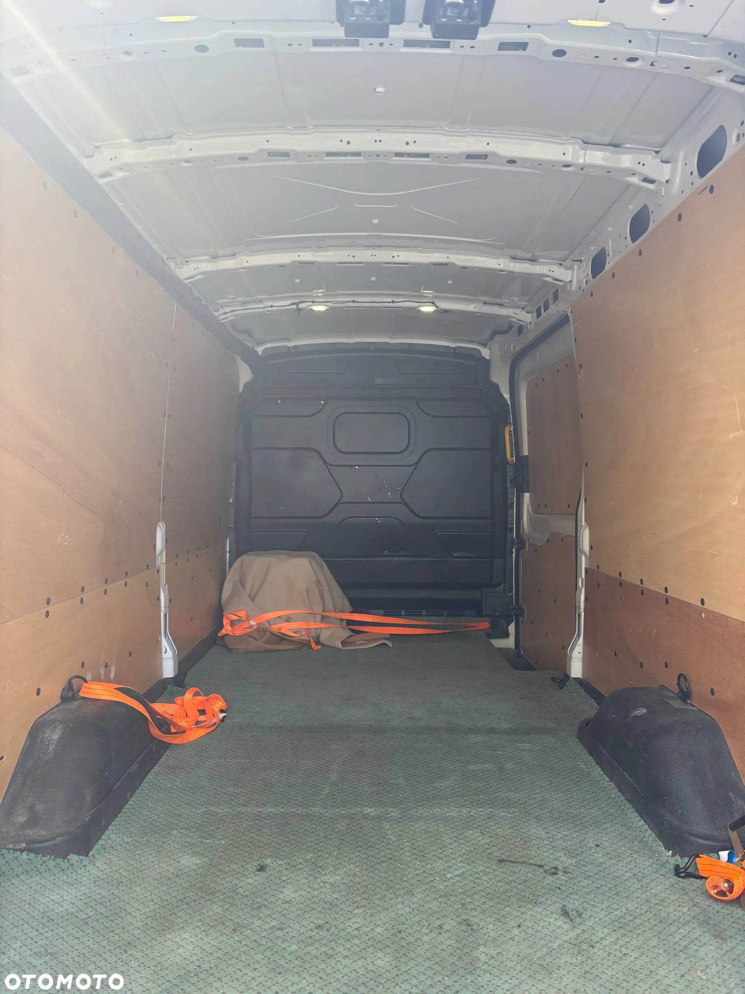 Ford Transit - 10