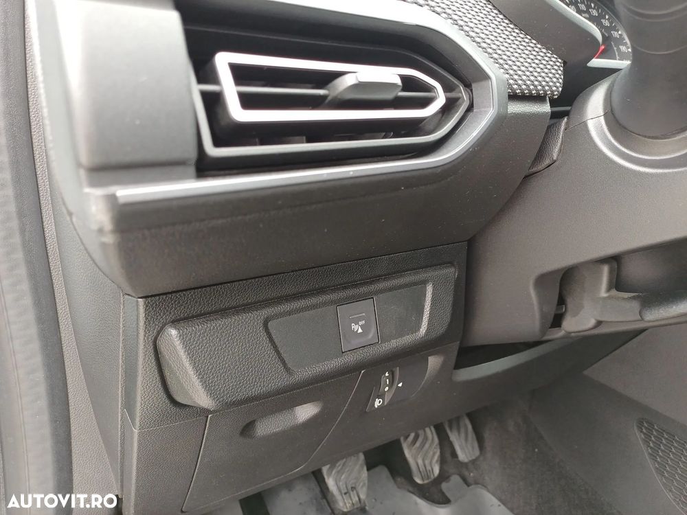 Dacia Logan TCe 90 MT5 Expression - 11
