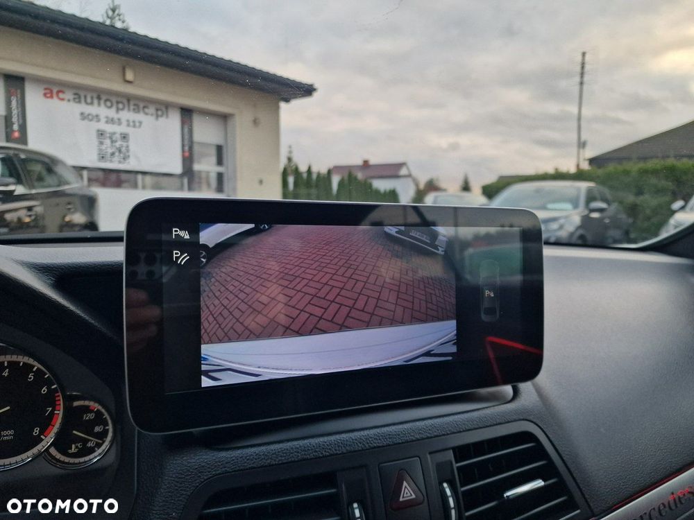 Mercedes-Benz Klasa E - 28