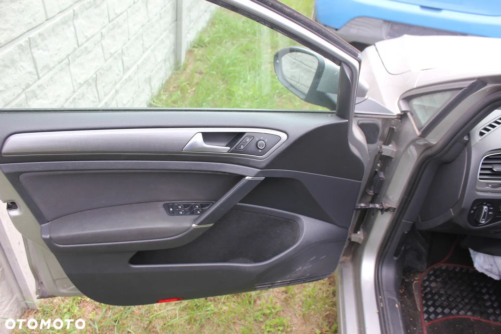 Volkswagen Golf - 14