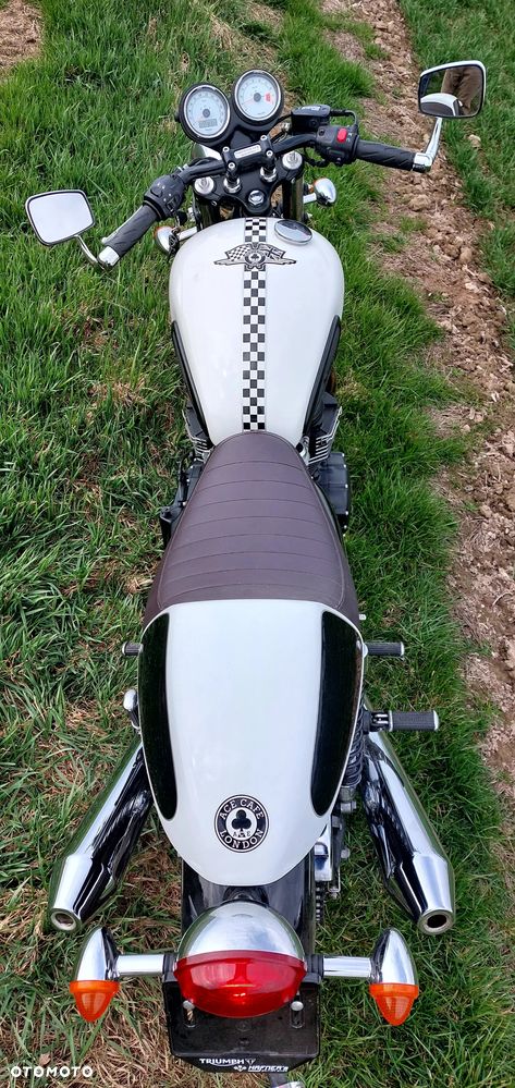 Triumph Thruxton - 4