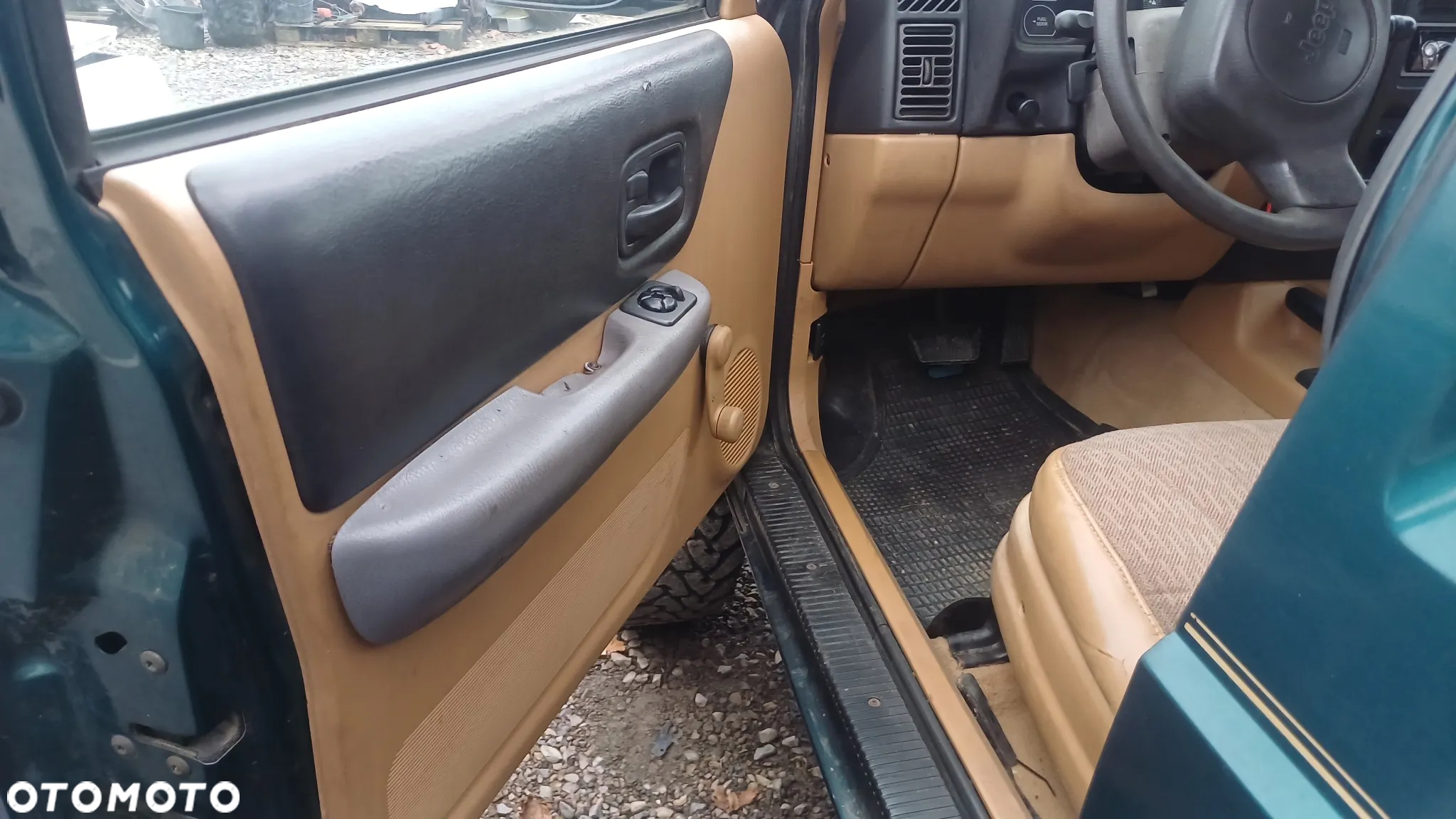 Jeep Cherokee 4.0 - 8