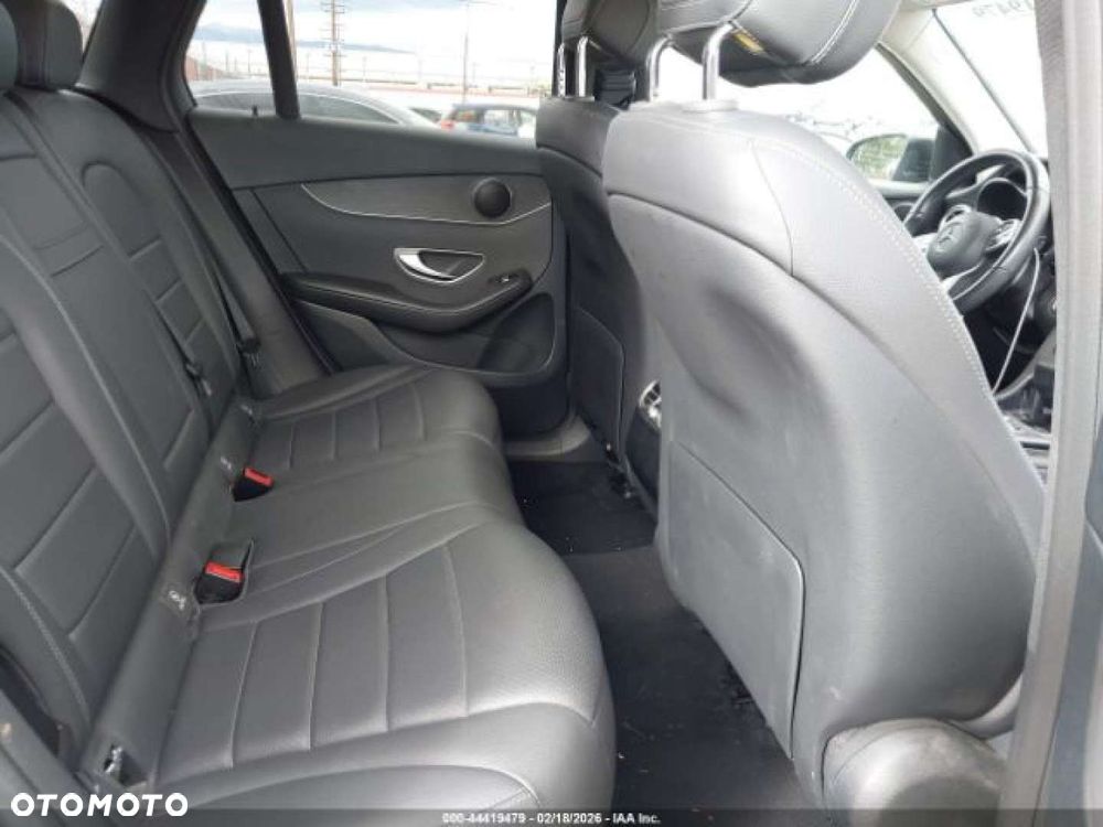 Mercedes-Benz GLC - 13