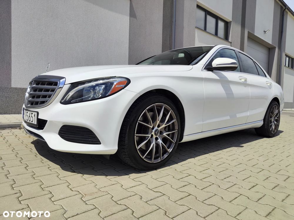 Mercedes-Benz Klasa C 300 7G-TRONIC - 32