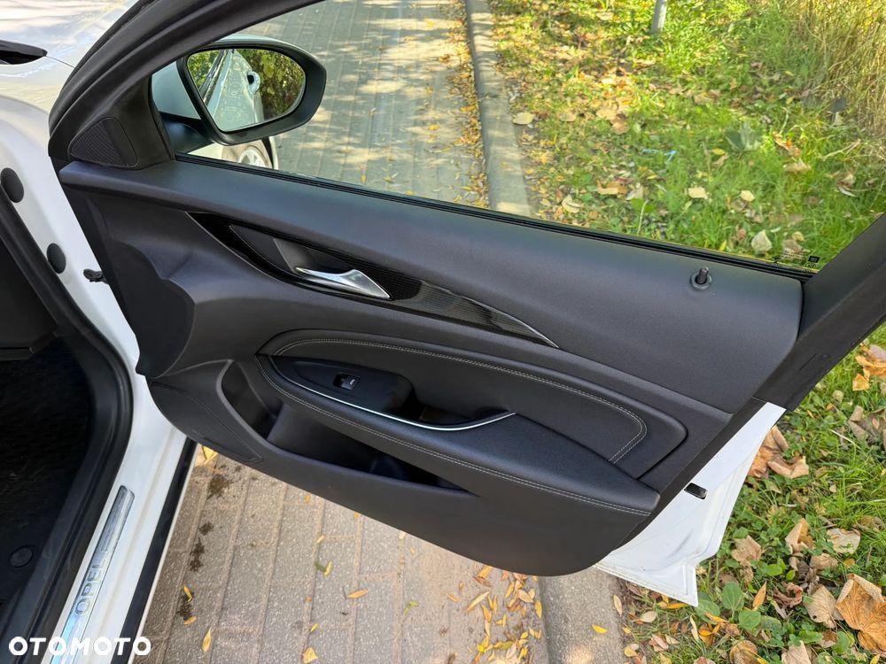 Opel Insignia - 16