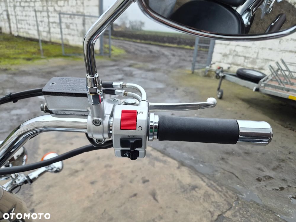 Suzuki VL 800 Volusia - 21