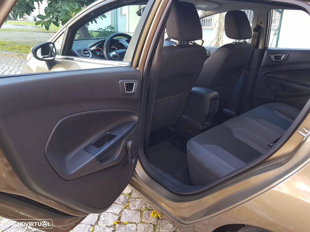 Ford Fiesta 1.6 TDCI Titanium - 28
