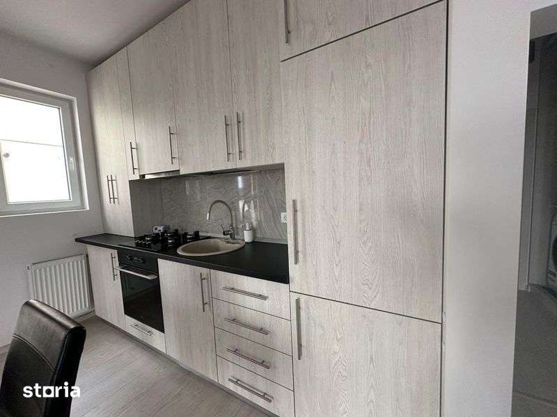 Inchiriez apartament modern in Giroc,clima, strada asfaltata — fotografia 1