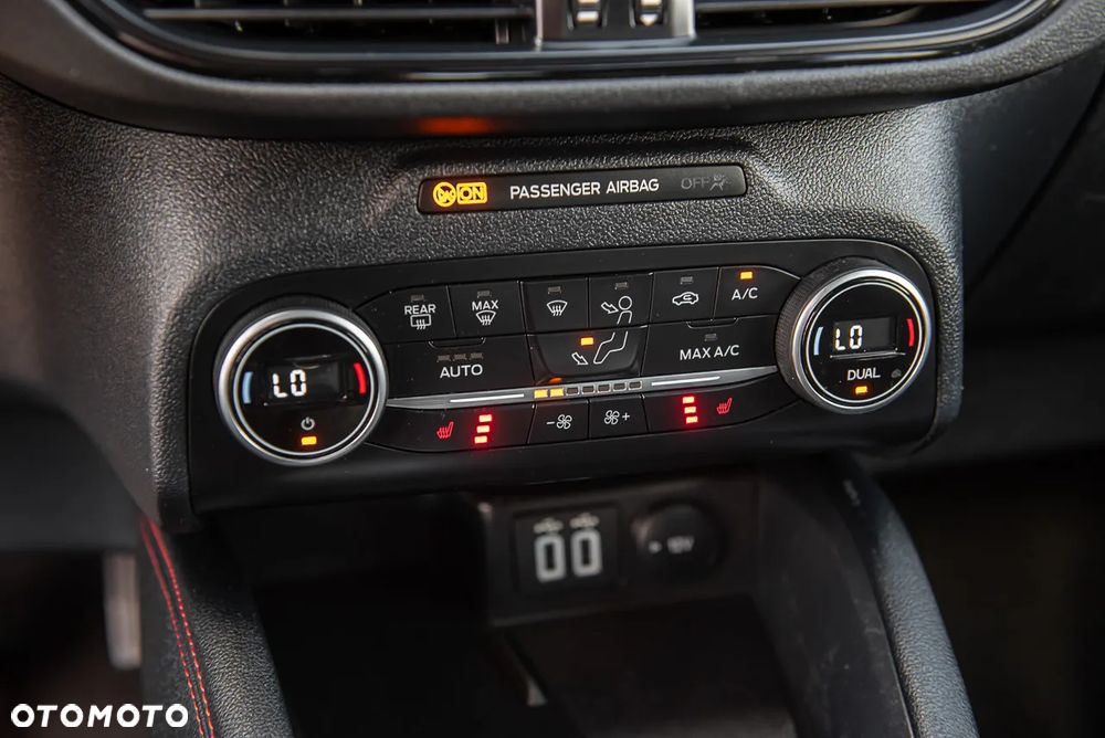 Ford Kuga 2.5 Duratec FHEV ST-LINE X - 31