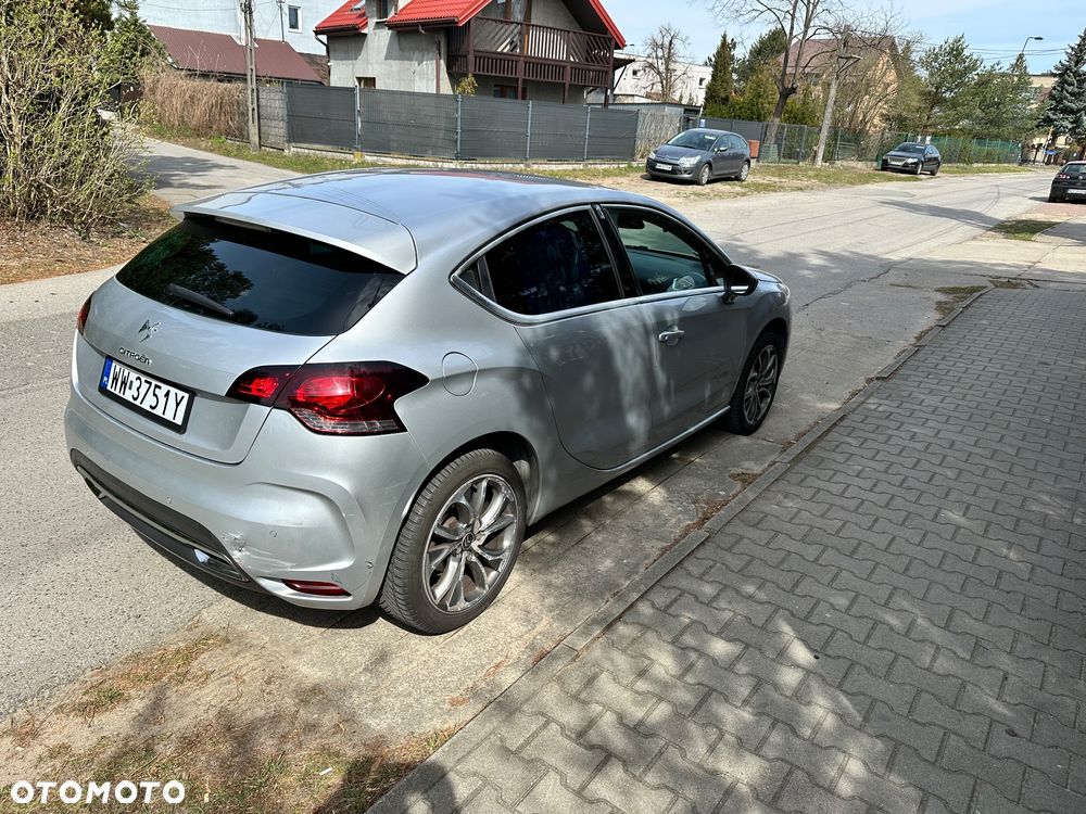 Citroën DS4 e-HDi 110 SoChic - 2
