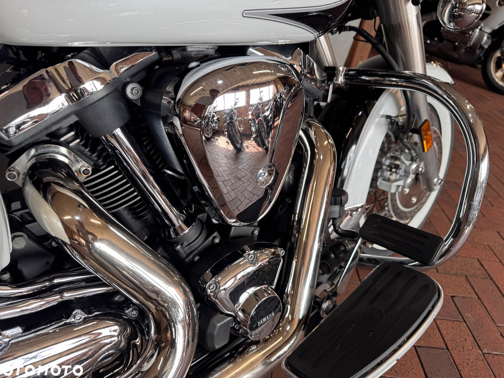 Yamaha Road Star - 8