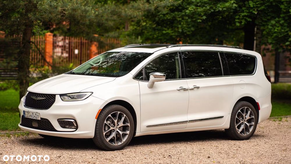 Chrysler Pacifica - 2