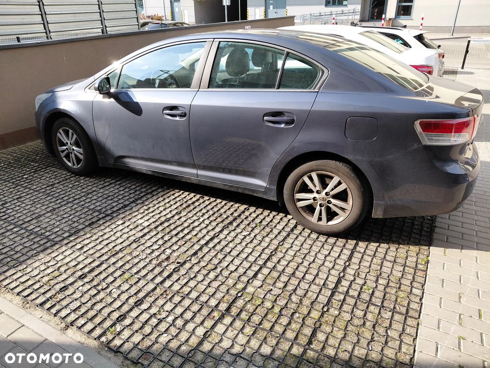 Toyota Avensis 1.8 Sol - 4