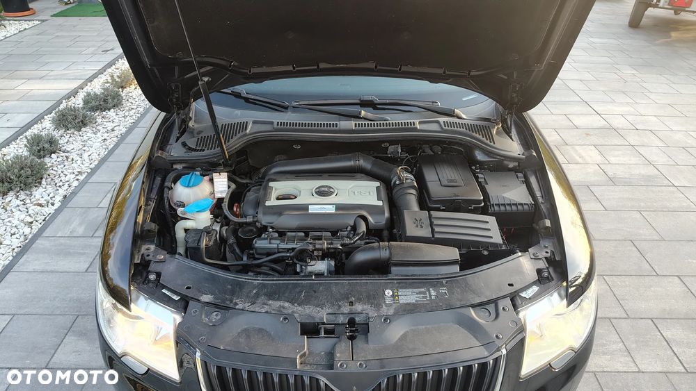 Skoda Superb 1.8 TSI FAMILY - 38