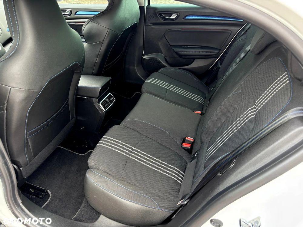 Renault Megane ENERGY TCe 130 GT LINE - 17