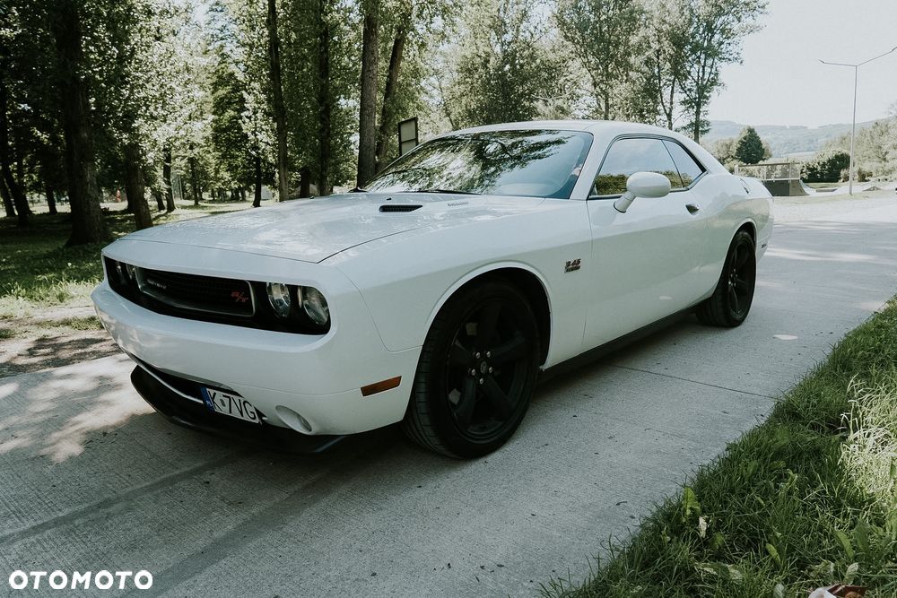 Dodge Challenger - 1