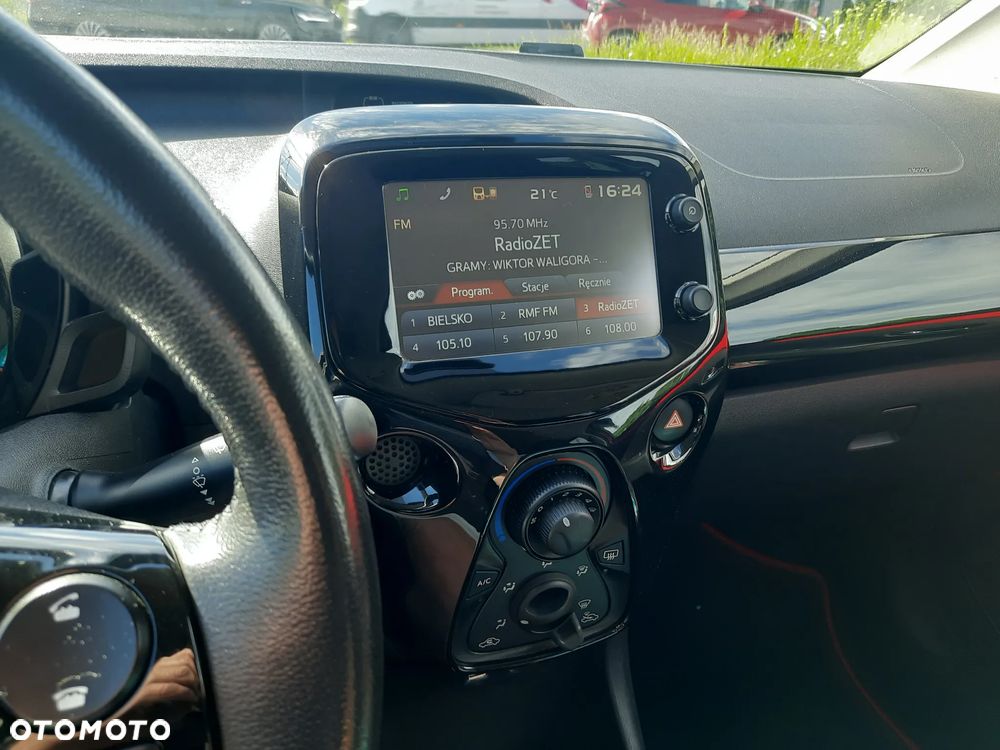 Toyota Aygo x-play touch - 11