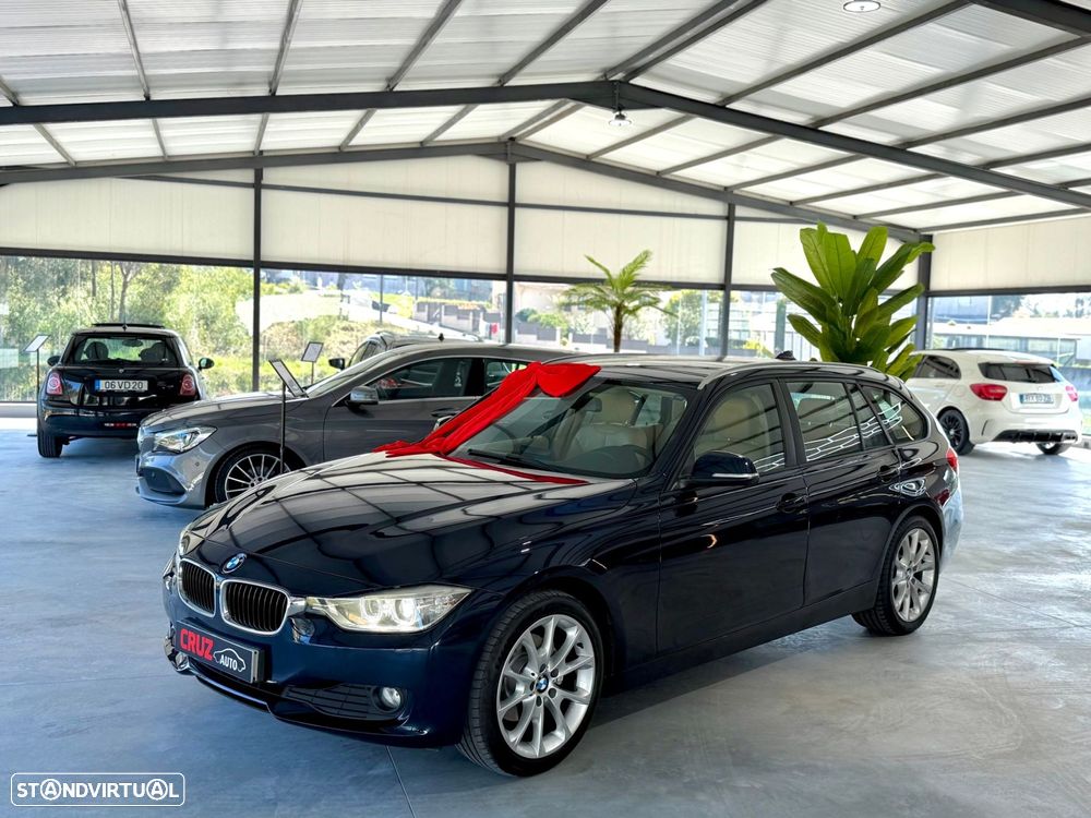 BMW 320 d Line Luxury - 31