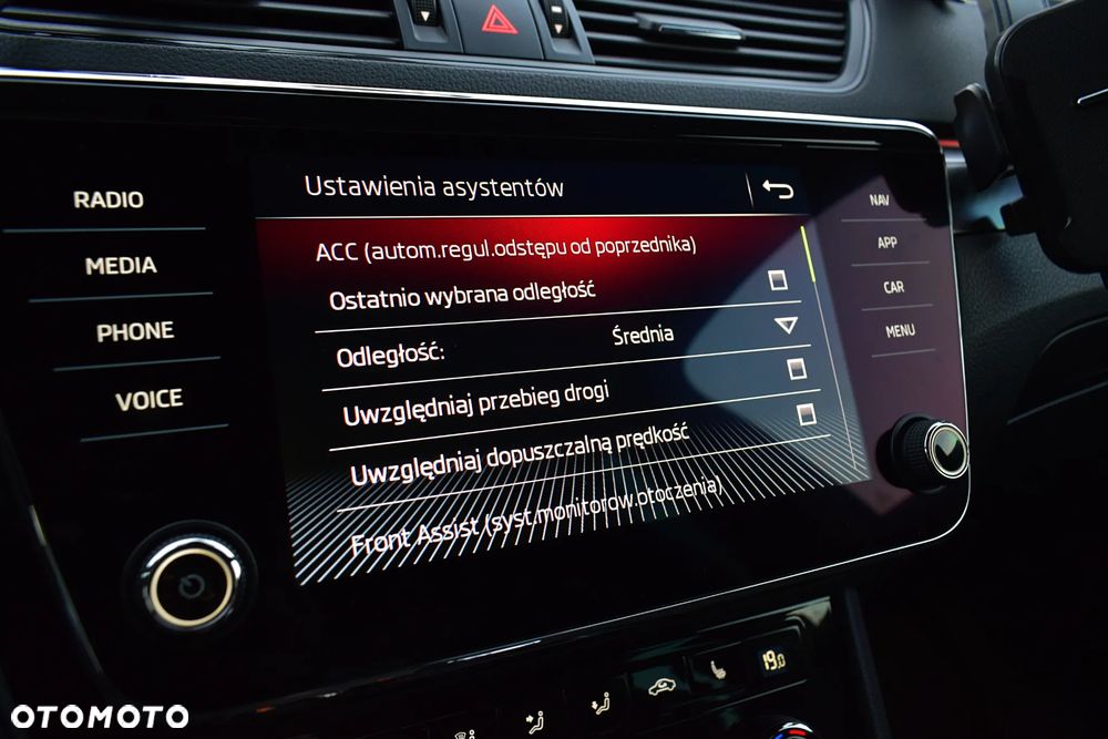 Skoda Superb 2.0 TSI 4x4 Sportline DSG - 19