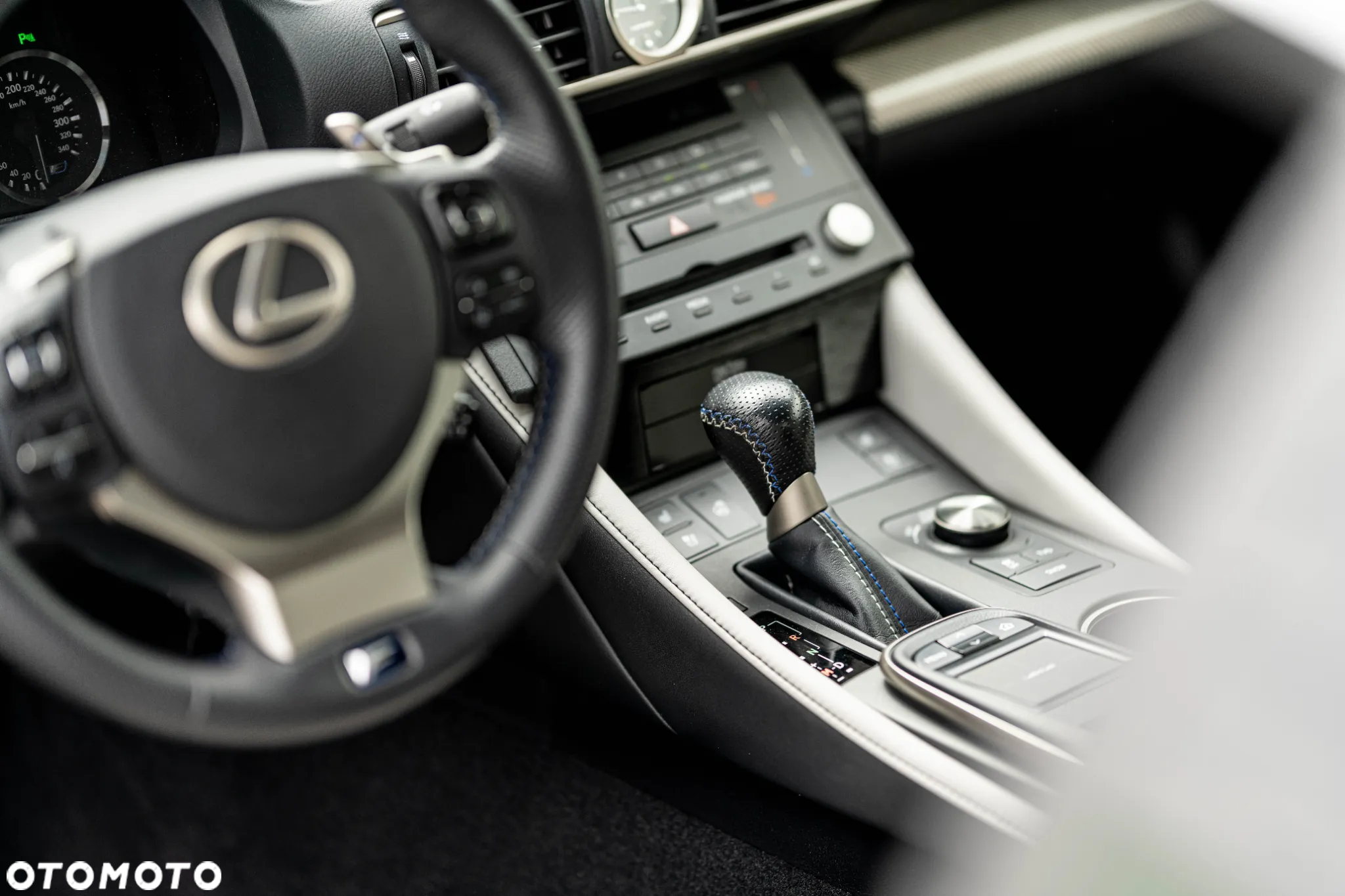 Lexus RC F Prestige - 24