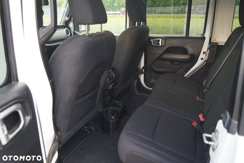 Jeep Wrangler - 14