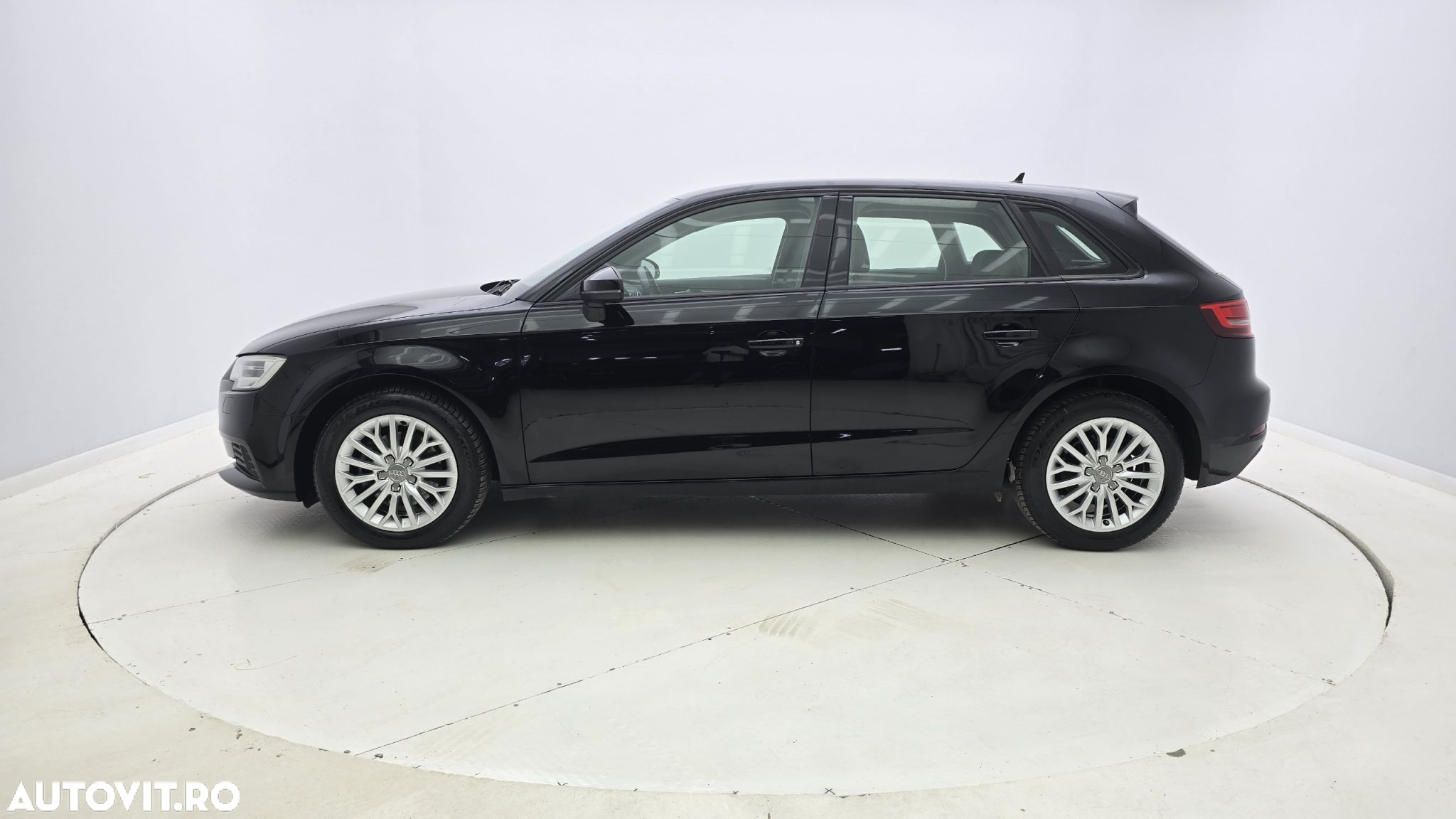 Audi A3 Sportback 1.6 TDI - 9