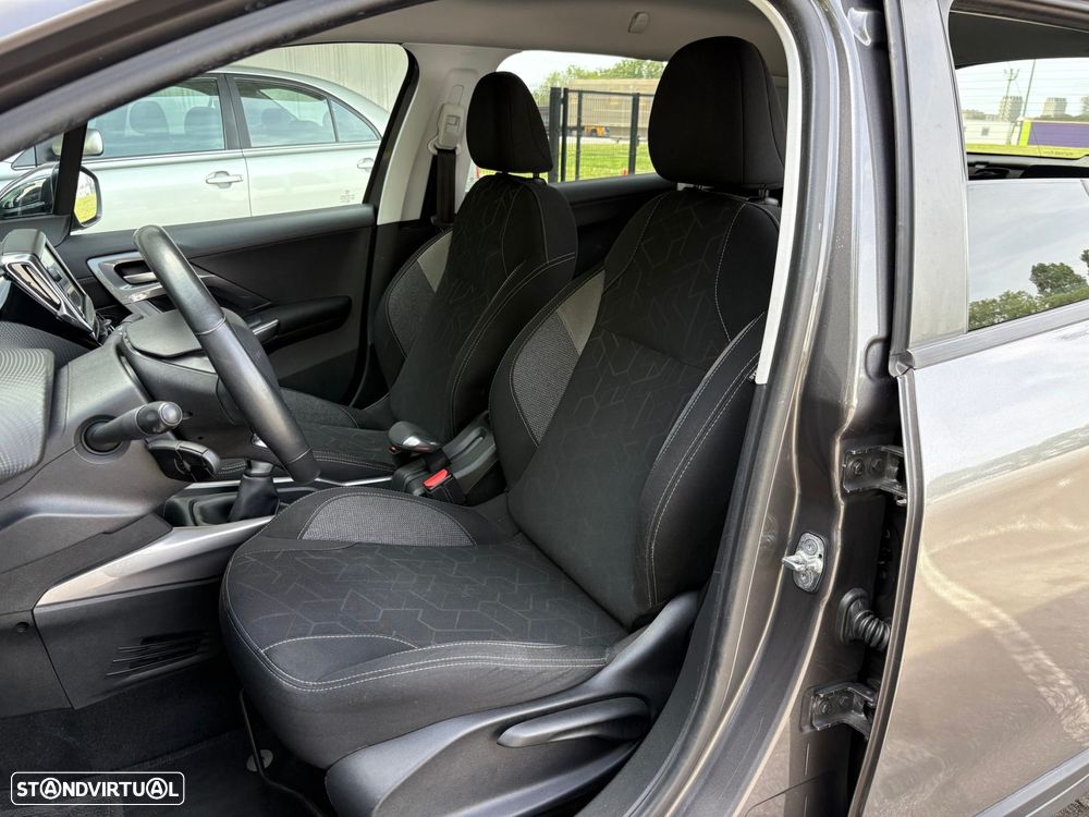 Peugeot 2008 1.2 PureTech Style - 8