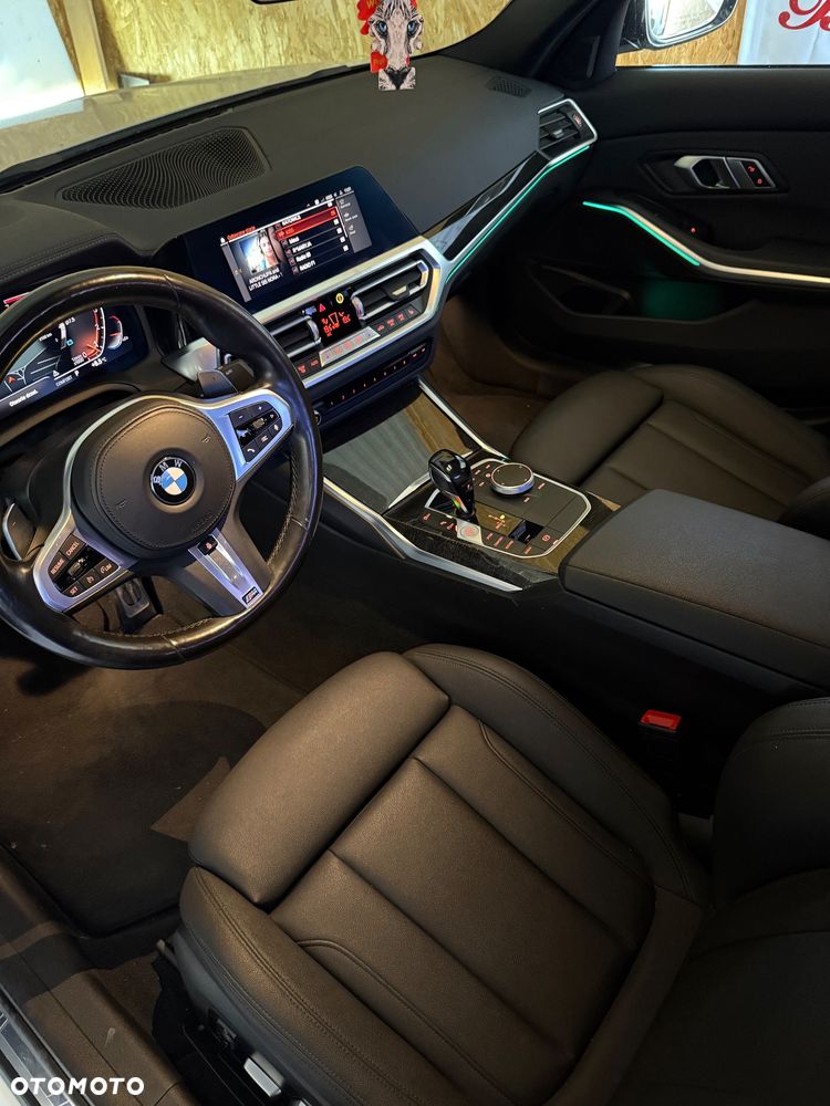 BMW Seria 3 330i xDrive M Sport - 17