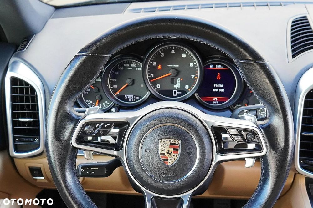 Porsche Cayenne Standard - 16