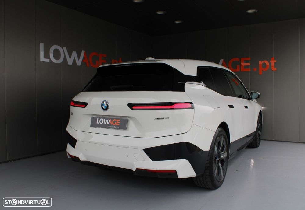 BMW iX xDrive 40 - 18