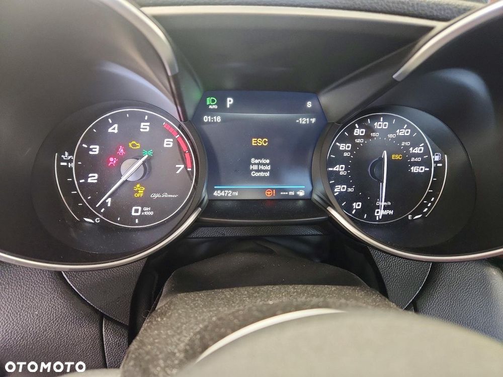 Alfa Romeo Giulia 2.0 Turbo 16V AT8-Q4 Ti - 11