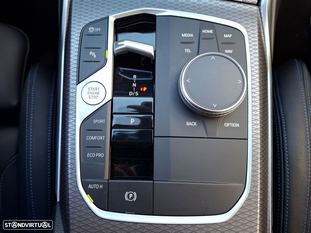 BMW 320 d Pack Desportivo M Auto - 16