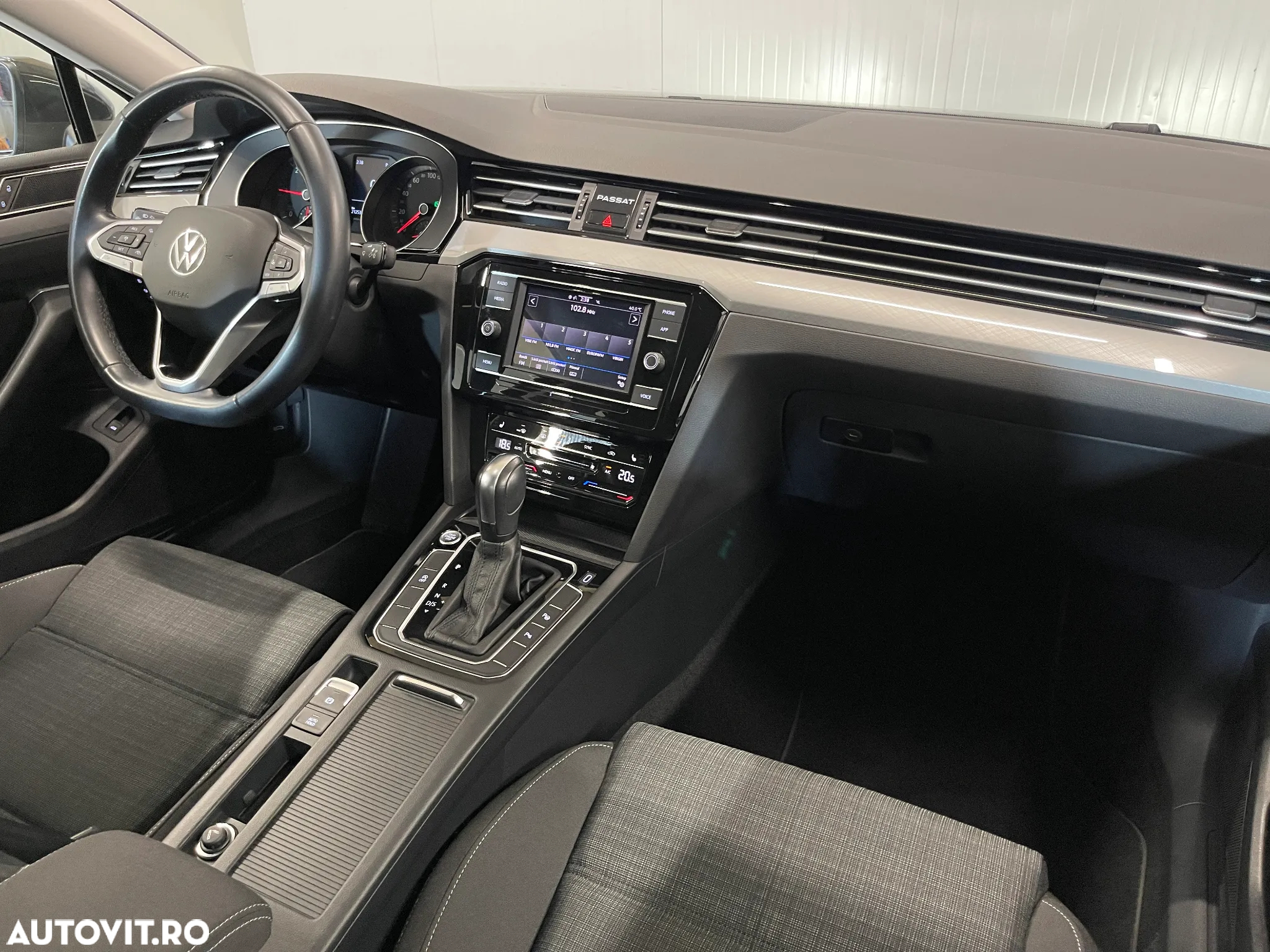 Volkswagen Passat 2.0 TDI DSG Comfortline - 8