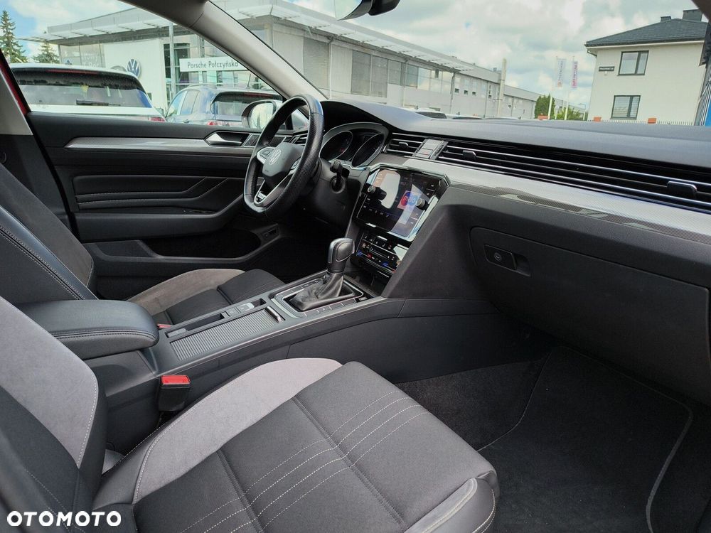 Volkswagen Passat - 11