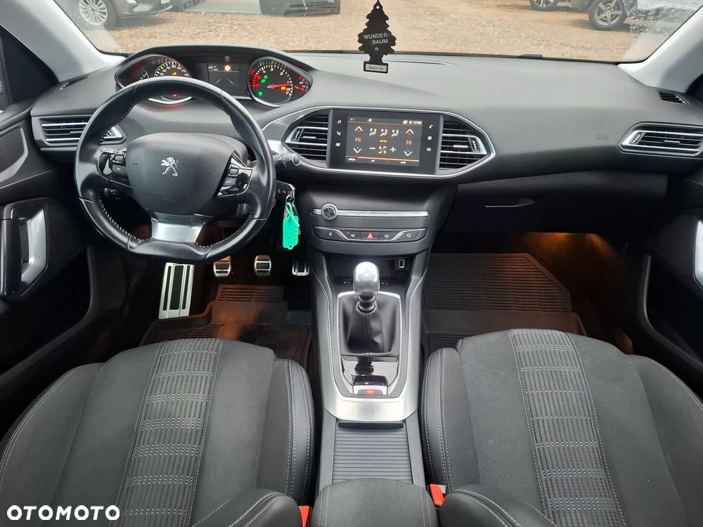 Peugeot 308 1.5 BlueHDi Allure S&S - 16