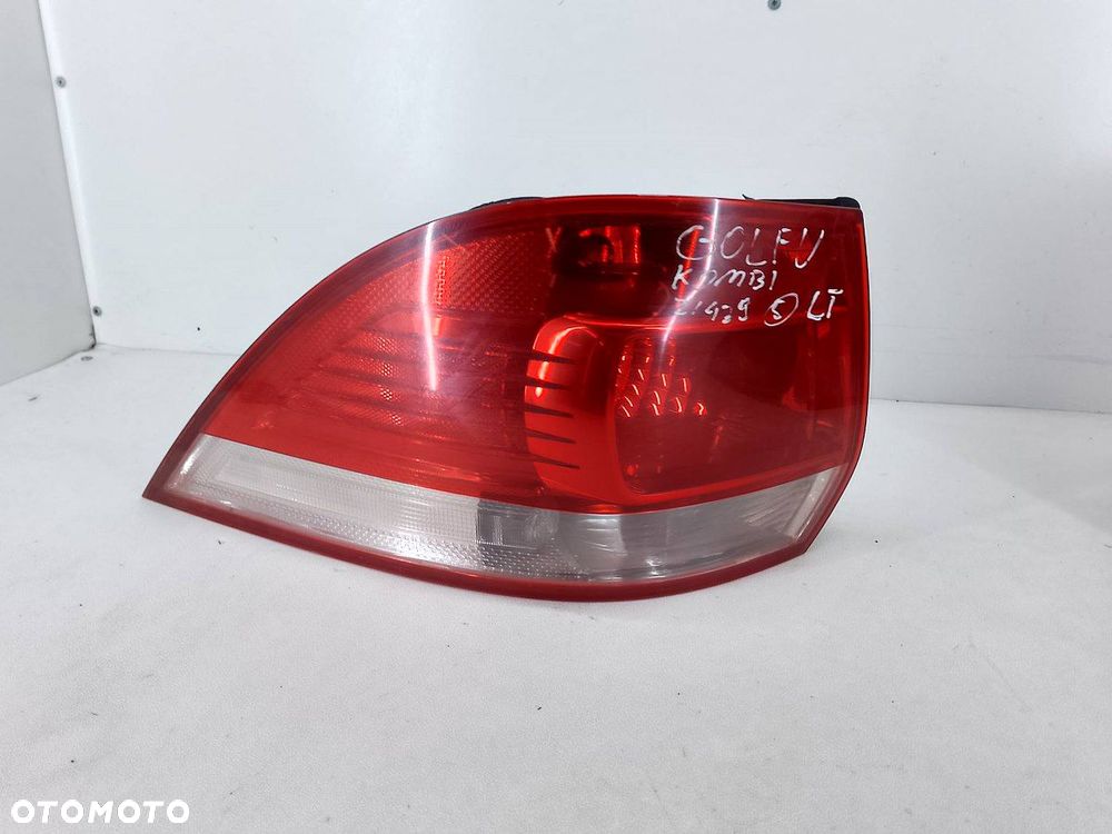 LAMPA TYLNA LEWA VW GOLF V 1K9945095D  1K9945111A KOMBI - 1