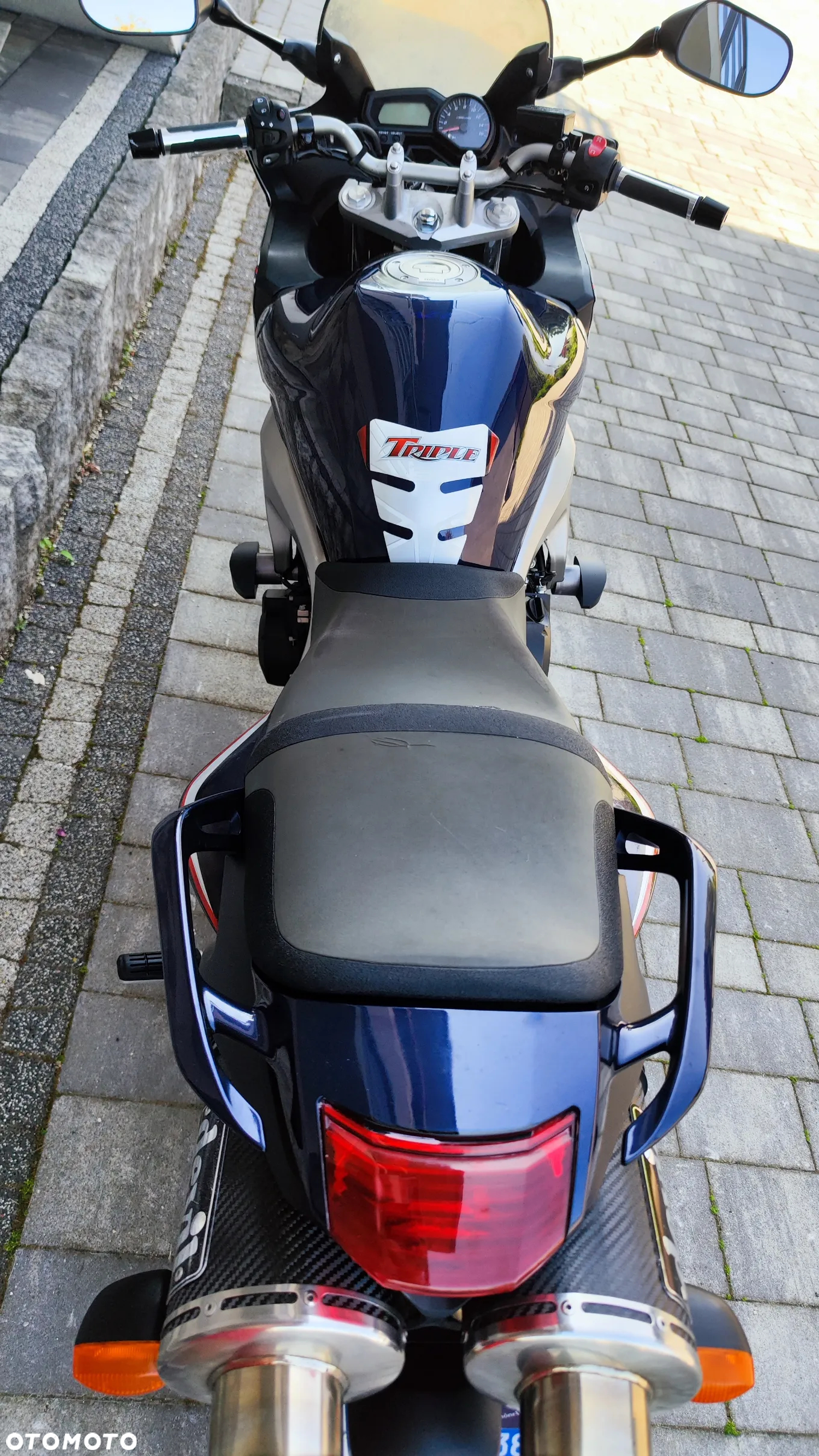 Yamaha FZS - 11