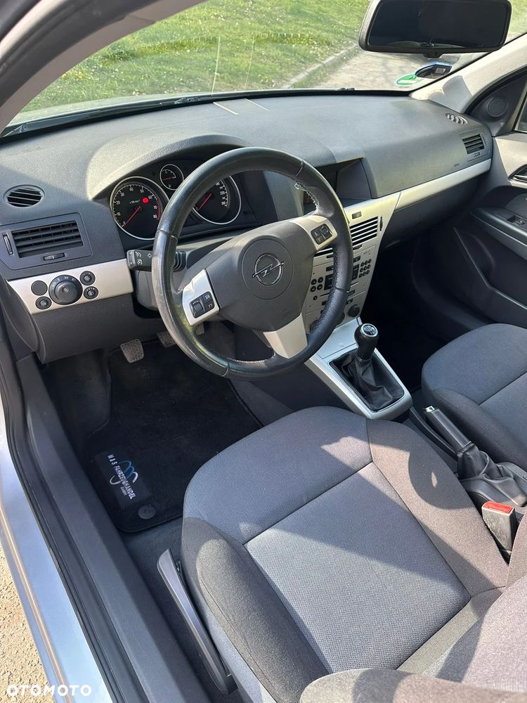Opel Astra 1.6 Design Edition - 14