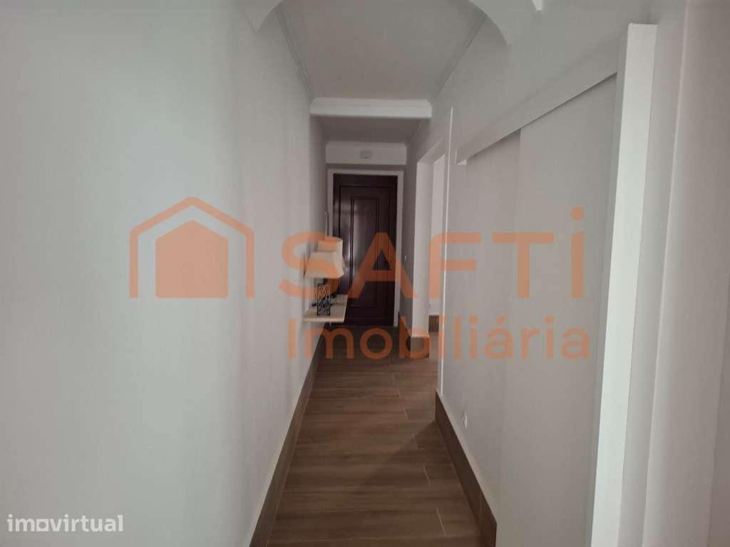 Moradia com Piscina - Excelente Oportunidade - Grande imagem: 4/29